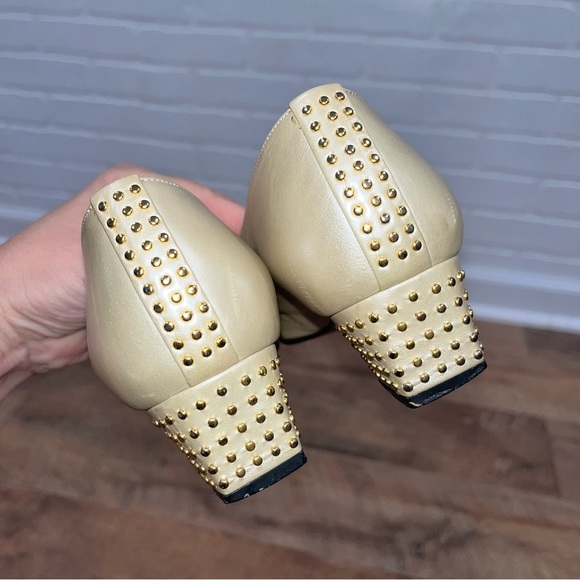 Vintage 80’s Pearlized Stuart Weitzman 1.5” Gold Studded Heels in Ivory - Picture 1 of 16